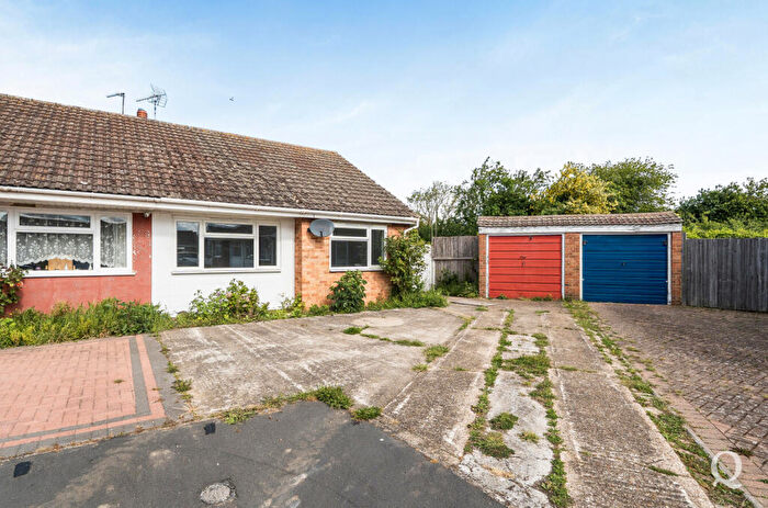 2 Bedroom Bungalow For Sale In Gordon Close, Sittingbourne, Kent, ME10