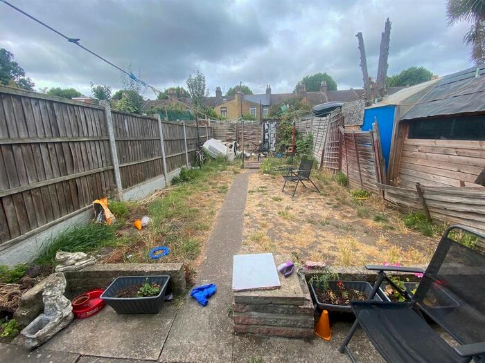 3 Bedroom Terraced House To Rent In Fourth Avenue, London, E12