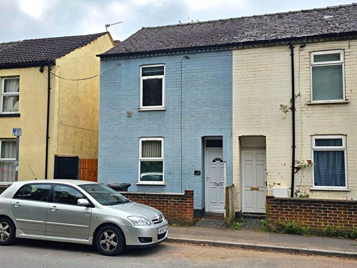 4 Bedroom Semi-Detached House To Rent In Pullman Court, Great Western Road, Gloucester, GL1