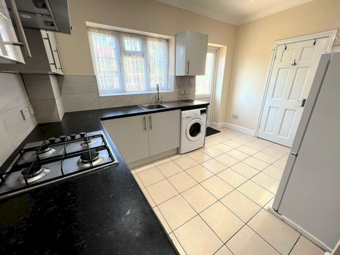 4 Bedroom House To Rent In Holland Road, East Ham, E6