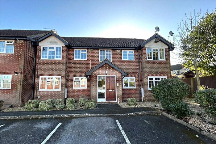 2 Bedroom Flat To Rent In Imran Court, Elston Road, Aldershot, GU12