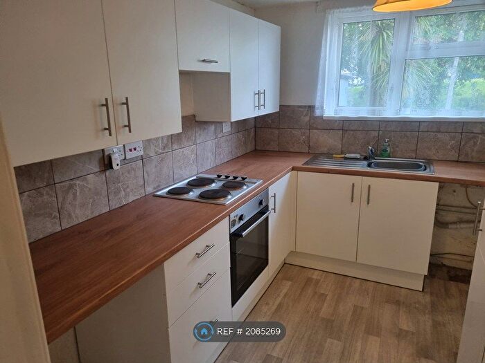 1 Bedroom Flat To Rent In Budshead Road, Plymouth, PL5