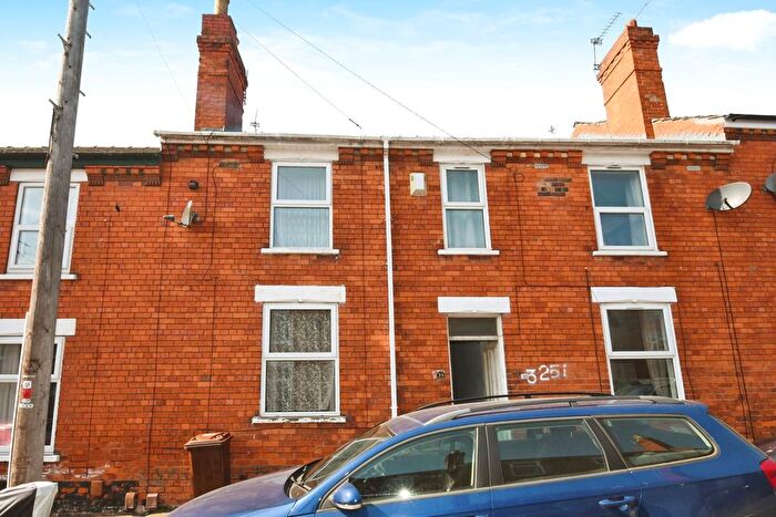 2 Bedroom Terraced House For Sale In Grafton Street, Lincoln, Lincolnshire, LN2