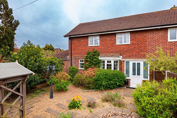 3 Bedroom Semi Detached House For Sale In Linkway, Ditton, Aylesford, ME20