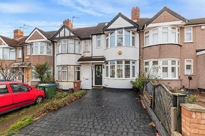 3 Bedroom Terraced House For Sale In Lyndon Avenue, Sidcup, DA15