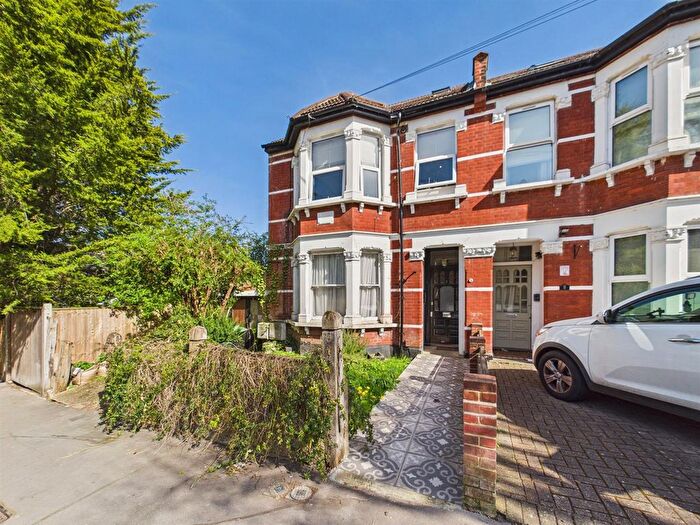 2 Bedroom Flat For Sale In Blenheim Park Road, South Croydon, CR2