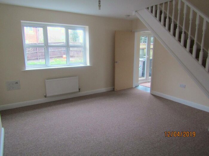 2 Bedroom Town House To Rent In Salisbury Close, Crewe, CW2