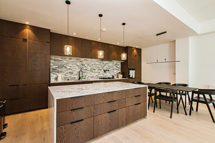 3 Bedroom Flat To Rent In Exchange Building, Commercial Street, London, E1