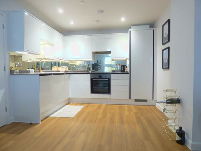 1 Bedroom Flat To Rent In Ingrave Road, Brentwood, CM15