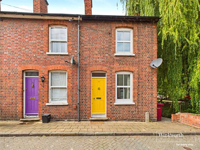 2 Bedroom End Of Terrace House To Rent In Queens Cottages, Reading, Berkshire, RG1