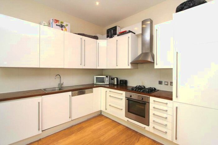 3 Bedroom Flat To Rent In Freeland Road, London, W5