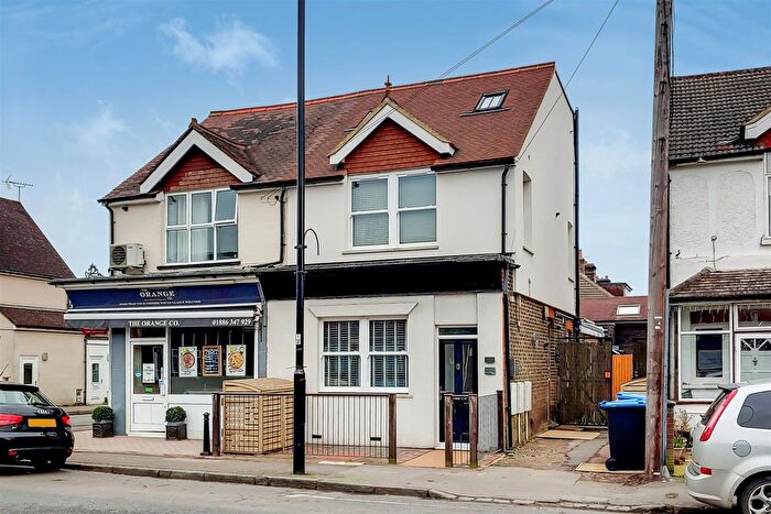 1 Bedroom Flat To Rent In Chaldon Road, Caterham, CR3