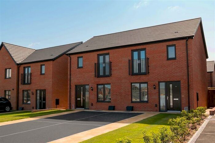 3 Bedroom Semi-Detached House To Rent In Bedroom Semi Detached House In Howden Avenue, S60