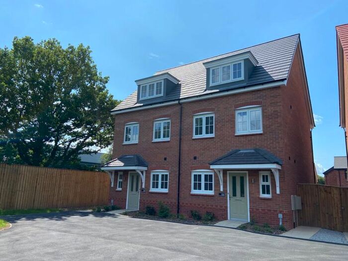 4 Bedroom Property To Rent In George Jackson Avenue, Holmes Chapel, Crewe, CW4