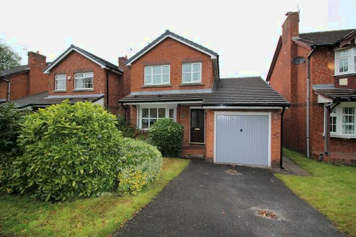 3 Bedroom Detached House To Rent In Evesham Avenue, Hadfield, Glossop, SK13