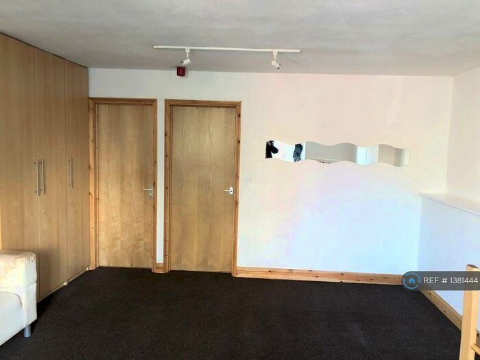 Studio To Rent In Berkeley Road, Bishopston, Bristol, BS7