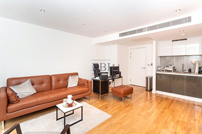 1 Bedroom Flat To Rent In Landmark East Tower, Marsh Wall, Canary Wharf, E14