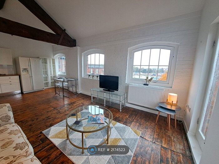 2 Bedroom Flat To Rent In Hull Marina, Hull, HU1