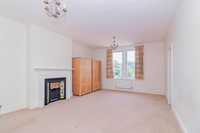 2 Bedroom Flat To Rent In Banbury Road, Oxford, OX2