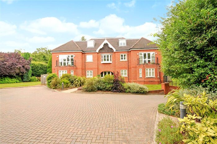 2 Bedroom Apartment To Rent In Chasemount, Snows Ride, Windlesham, Surrey, GU20
