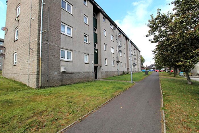 2 Bedroom Flat To Rent In Cornhill Square, Ground Floor, AB16