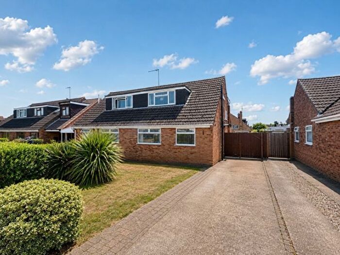 3 Bedroom Semi-Detached House For Sale In Manor Close, Harpole, NN7