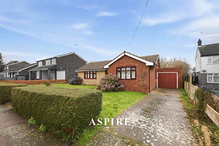 3 Bedroom Detached Bungalow For Sale In Stanley Road, Ashingdon, Rochford, SS4