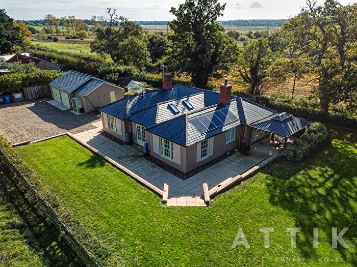 3 Bedroom Detached Bungalow For Sale In Southwold Road, Bulcamp, Halesworth, IP19