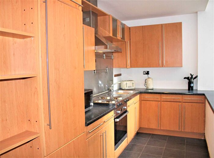 2 Bedroom Flat To Rent In City Road, Islington, London, EC1V