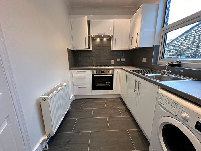 1 Bedroom Flat To Rent In Colmer Road, London, SW16