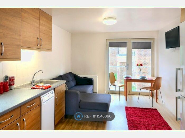 4 Bedroom Flat To Rent In Fieldings Lodge, Winchester, SO22