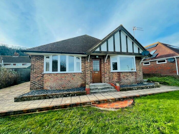 3 Bedroom Bungalow To Rent In Abbey Road, BN20