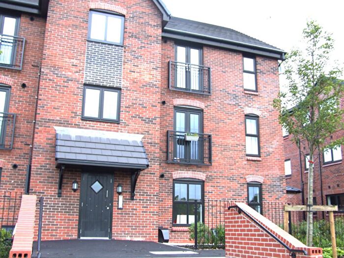 2 Bedroom Flat To Rent In Robertson Way, Droylsden, M43