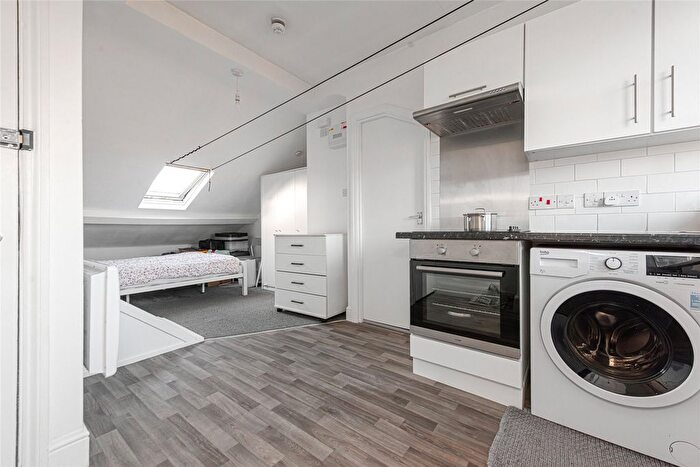 Studio To Rent In Nightingale Road, Bounds Green, London, N22