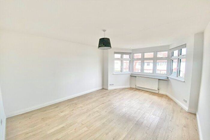 4 Bedroom Property To Rent In Hervey Close, London, N3