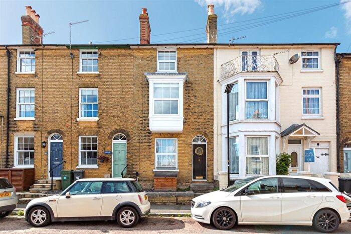 3 Bedroom Property For Sale In Cowes, Isle Of Wight, PO31