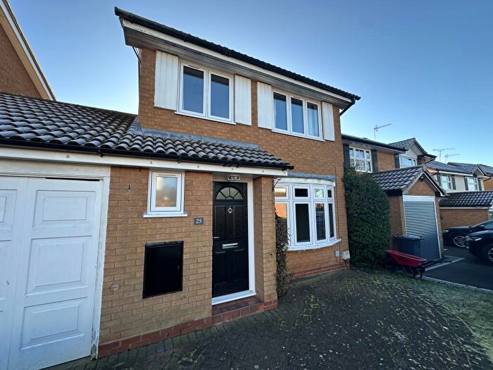 3 Bedroom Cluster House To Rent In Chattaway Drive, Balsall Common, Coventry, CV7