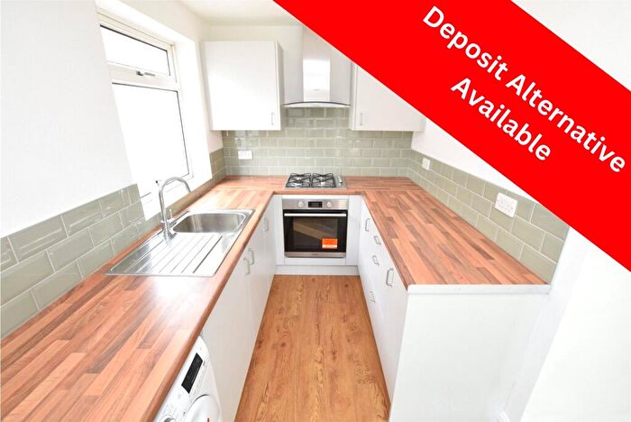 2 Bedroom Bungalow To Rent In Chestnut Avenue, Hornchurch, Essex, RM12