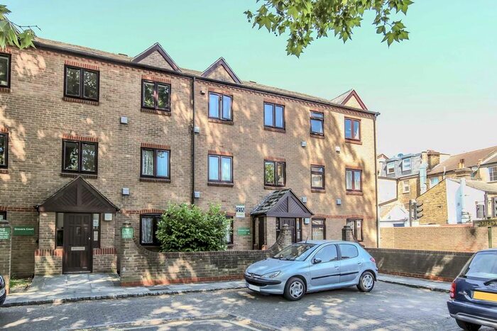 2 Bedroom Flat To Rent In Fairfield East, Kingston Upon Thames, KT1
