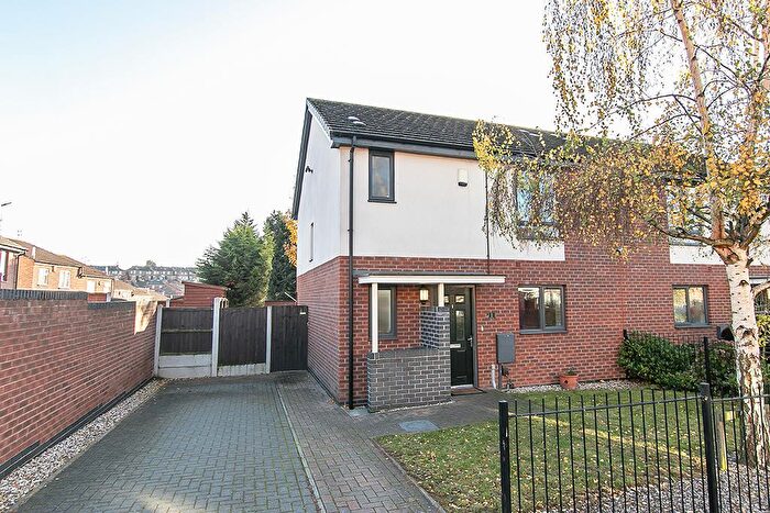 3 Bedroom Semi-Detached House To Rent In Blake Close, Nottingham, NG3