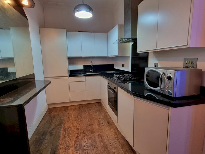 2 Bedroom Flat To Rent In Trinity Road, Tooting, SW17