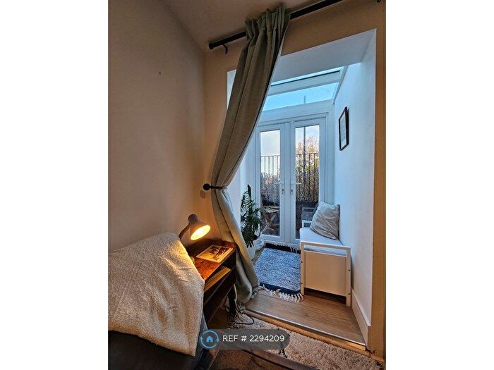 1 Bedroom Flat To Rent In Charleville Road, London, W14