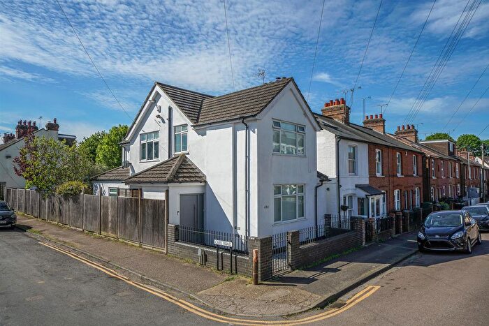 3 Bedroom Detached House For Sale In Castle Road, St. Albans, AL1