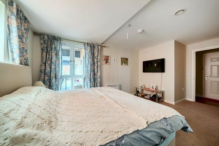 1 Bedroom Flat For Sale In Movia Apartments, Uxbridge, Greater London, UB8