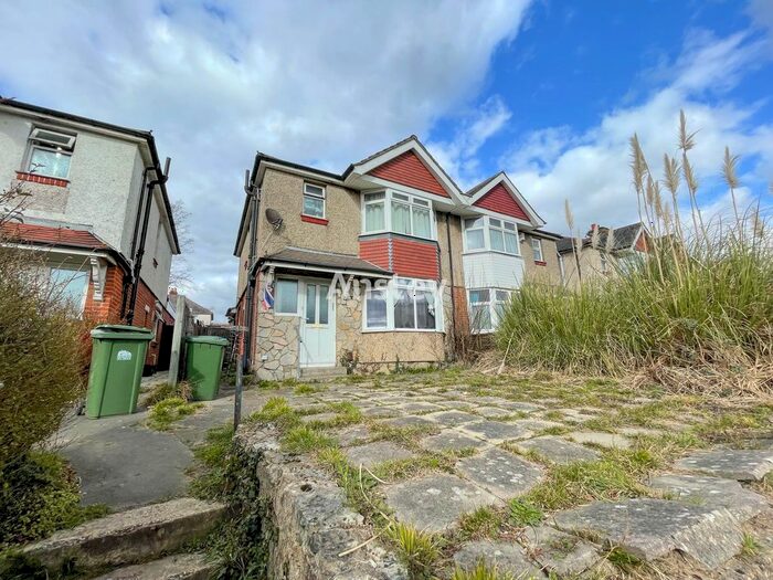 5 Bedroom Semi-Detached House To Rent In Burgess Road, Southampton, SO16