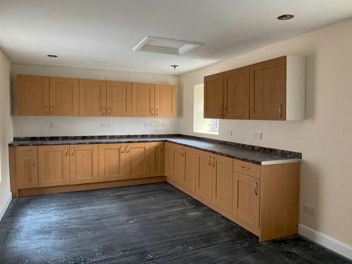 4 Bedroom Maisonette To Rent In Castle Street, Tredegar, NP22