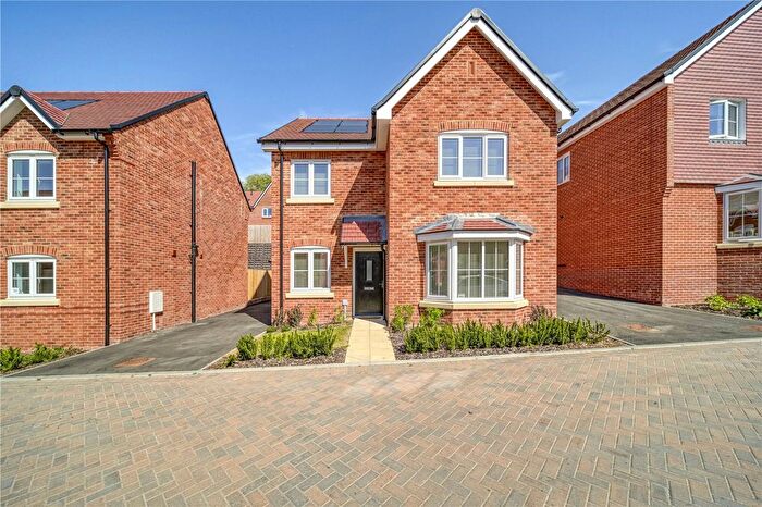 4 Bedroom Detached House For Sale In Selborne Park, Selborne Road, Alton, Hampshire, GU34