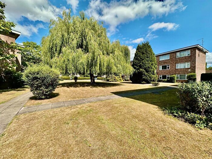 2 Bedroom Flat For Sale In St. Johns Court, Warwick, CV34