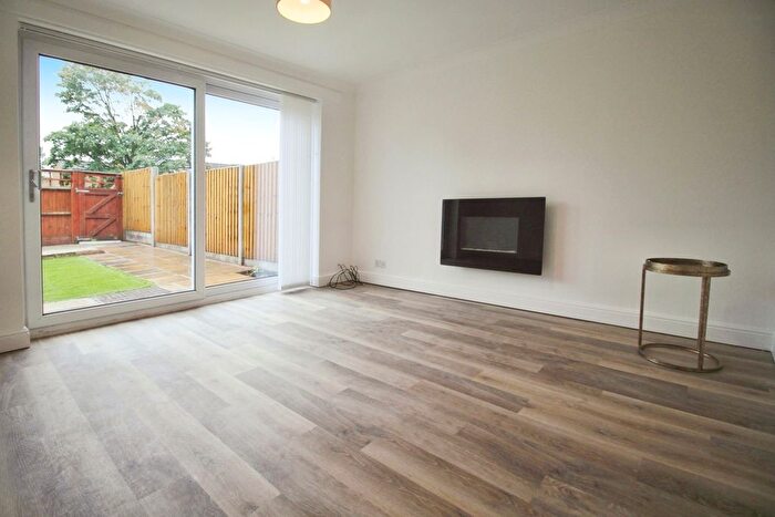 3 Bedroom Terraced House For Sale In Snapebrook Grove, Wilmslow, Cheshire, SK9