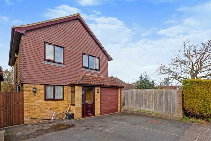 4 Bedroom Detached House To Rent In Wayville Road, Dartford, DA1